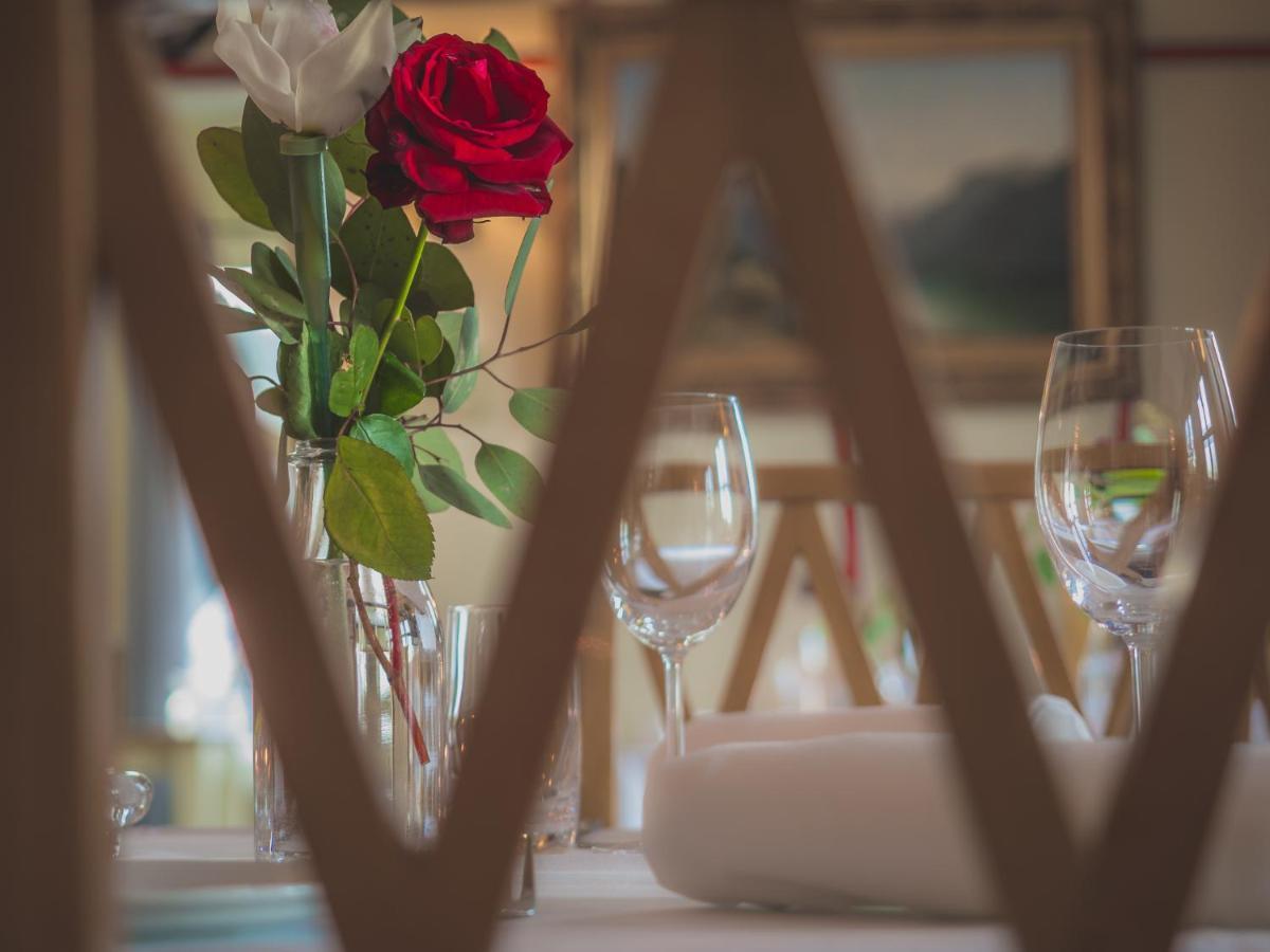 Gloppen Hotell - By Classic Norway Hotels Сандане Экстерьер фото